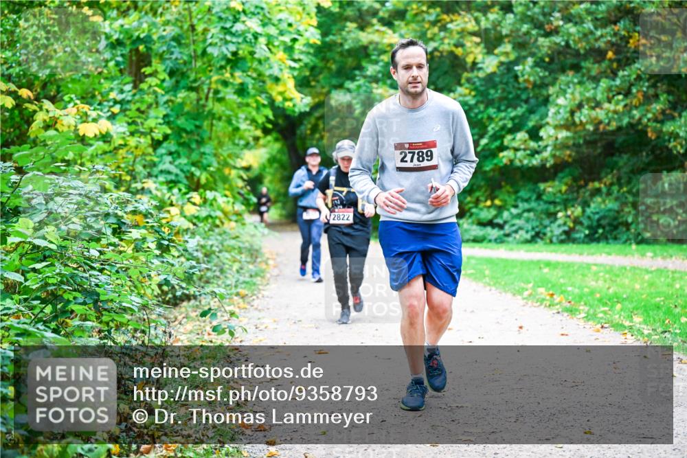 12.10.2025 - Bramfelder Halbmarathon 2025 Dr. Thomas Lammeyer http://msf.ph/oto/9358793 12.10.2025 11:05:36 Laufen 2822, 2789 meine-sportfotos.de