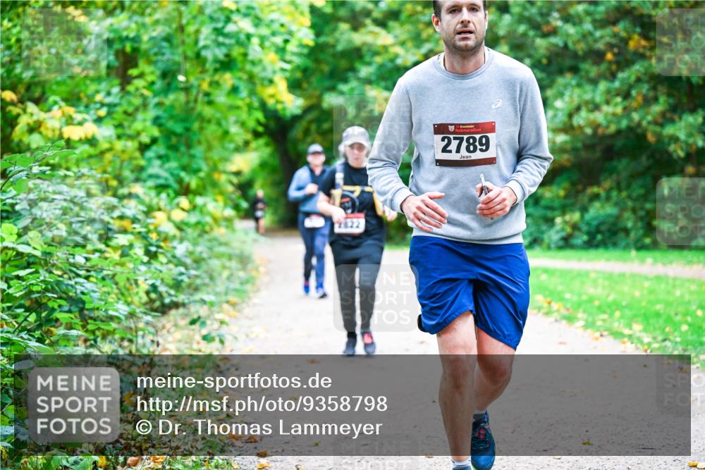 12.10.2025 - Bramfelder Halbmarathon 2025 Dr. Thomas Lammeyer http://msf.ph/oto/9358798 12.10.2025 11:05:37 Laufen 2622, 34, 2789 meine-sportfotos.de