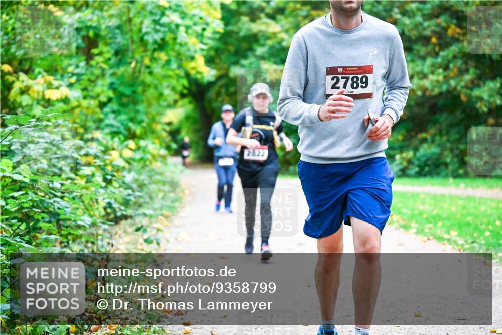 12.10.2025 - Bramfelder Halbmarathon 2025 Dr. Thomas Lammeyer http://msf.ph/oto/9358799 12.10.2025 11:05:37 Laufen 2822, 34, 2789 meine-sportfotos.de