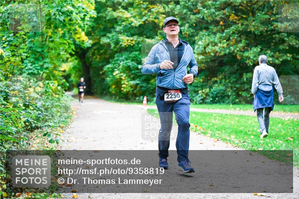 12.10.2025 - Bramfelder Halbmarathon 2025 Dr. Thomas Lammeyer http://msf.ph/oto/9358819 12.10.2025 11:05:41 Laufen 2250 meine-sportfotos.de