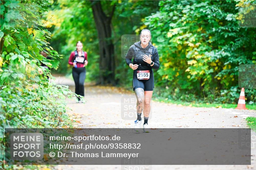 12.10.2025 - Bramfelder Halbmarathon 2025 Dr. Thomas Lammeyer http://msf.ph/oto/9358832 12.10.2025 11:05:46 Laufen 2555 meine-sportfotos.de