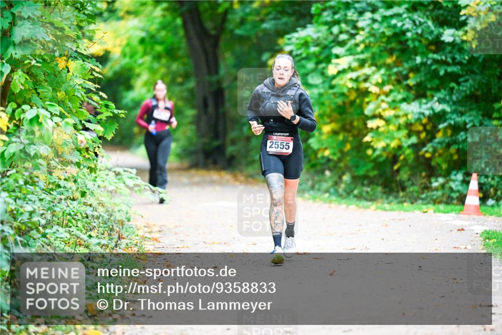 12.10.2025 - Bramfelder Halbmarathon 2025 Dr. Thomas Lammeyer http://msf.ph/oto/9358833 12.10.2025 11:05:46 Laufen 2555 meine-sportfotos.de