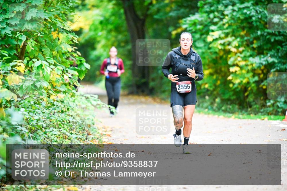 12.10.2025 - Bramfelder Halbmarathon 2025 Dr. Thomas Lammeyer http://msf.ph/oto/9358837 12.10.2025 11:05:47 Laufen 2555 meine-sportfotos.de