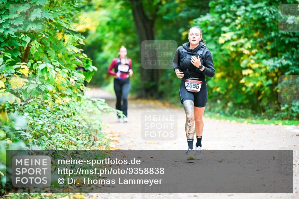 12.10.2025 - Bramfelder Halbmarathon 2025 Dr. Thomas Lammeyer http://msf.ph/oto/9358838 12.10.2025 11:05:47 Laufen 2555 meine-sportfotos.de