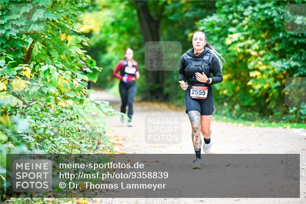 12.10.2025 - Bramfelder Halbmarathon 2025 Dr. Thomas Lammeyer http://msf.ph/oto/9358839 12.10.2025 11:05:47 Laufen 2555 meine-sportfotos.de