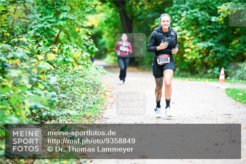 12.10.2025 - Bramfelder Halbmarathon 2025 Dr. Thomas Lammeyer http://msf.ph/oto/9358849 12.10.2025 11:05:49 Laufen 2555 meine-sportfotos.de