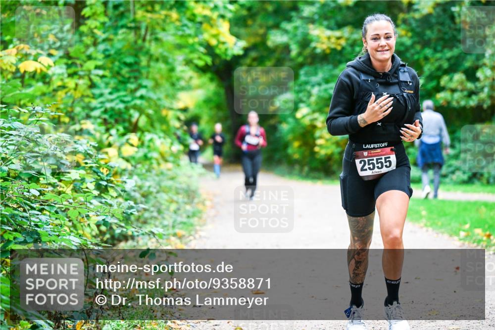 12.10.2025 - Bramfelder Halbmarathon 2025 Dr. Thomas Lammeyer http://msf.ph/oto/9358871 12.10.2025 11:05:52 Laufen 2555 meine-sportfotos.de