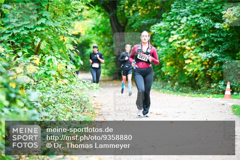 12.10.2025 - Bramfelder Halbmarathon 2025 Dr. Thomas Lammeyer http://msf.ph/oto/9358880 12.10.2025 11:05:53 Laufen 2873 meine-sportfotos.de