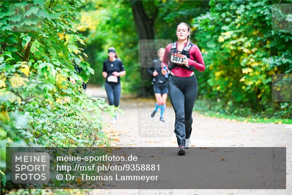 12.10.2025 - Bramfelder Halbmarathon 2025 Dr. Thomas Lammeyer http://msf.ph/oto/9358881 12.10.2025 11:05:54 Laufen 2873 meine-sportfotos.de
