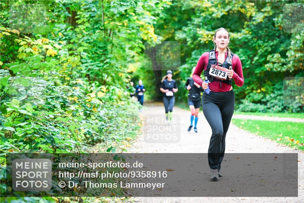 12.10.2025 - Bramfelder Halbmarathon 2025 Dr. Thomas Lammeyer http://msf.ph/oto/9358916 12.10.2025 11:05:59 Laufen 2873 meine-sportfotos.de