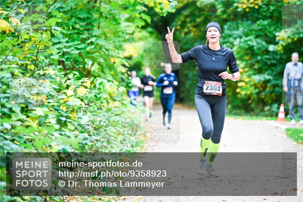 12.10.2025 - Bramfelder Halbmarathon 2025 Dr. Thomas Lammeyer http://msf.ph/oto/9358923 12.10.2025 11:06:03 Laufen 2303 meine-sportfotos.de