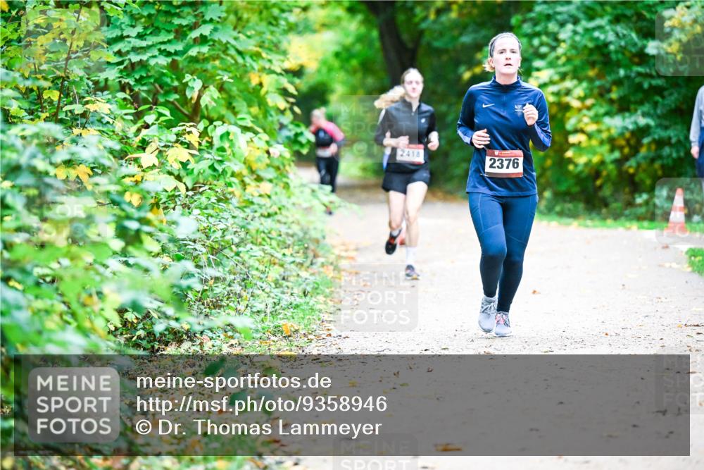 12.10.2025 - Bramfelder Halbmarathon 2025 Dr. Thomas Lammeyer http://msf.ph/oto/9358946 12.10.2025 11:06:08 Laufen 2418, 2376 meine-sportfotos.de
