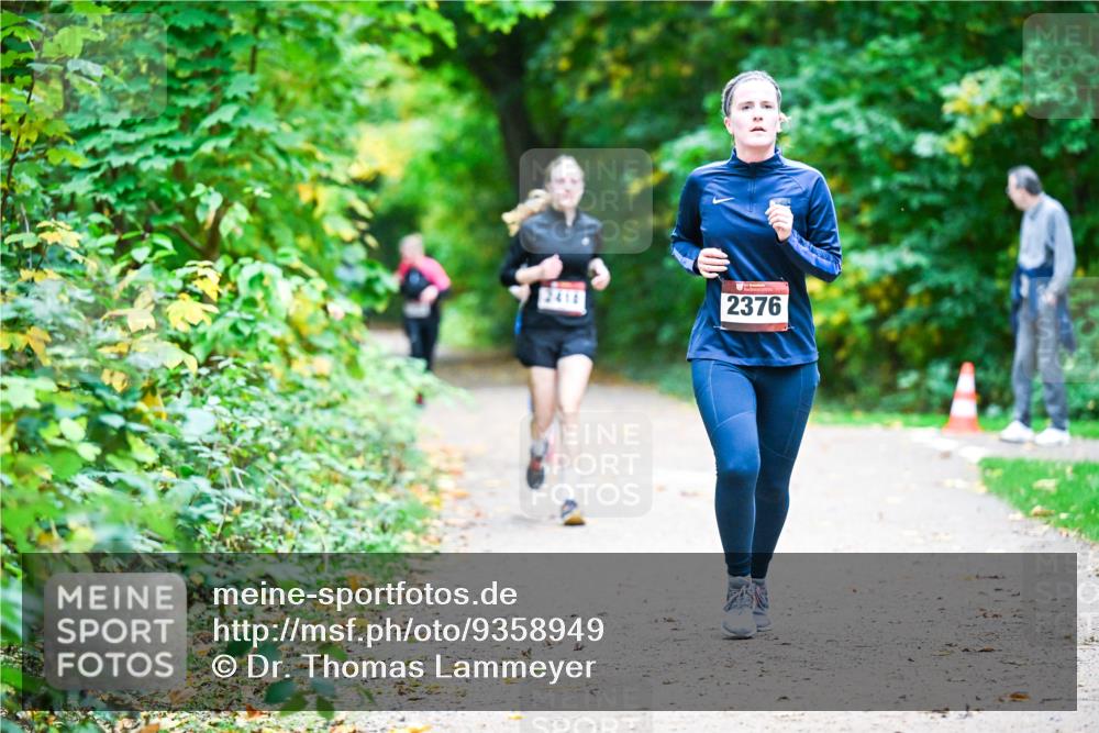 12.10.2025 - Bramfelder Halbmarathon 2025 Dr. Thomas Lammeyer http://msf.ph/oto/9358949 12.10.2025 11:06:09 Laufen 2410, 2376 meine-sportfotos.de
