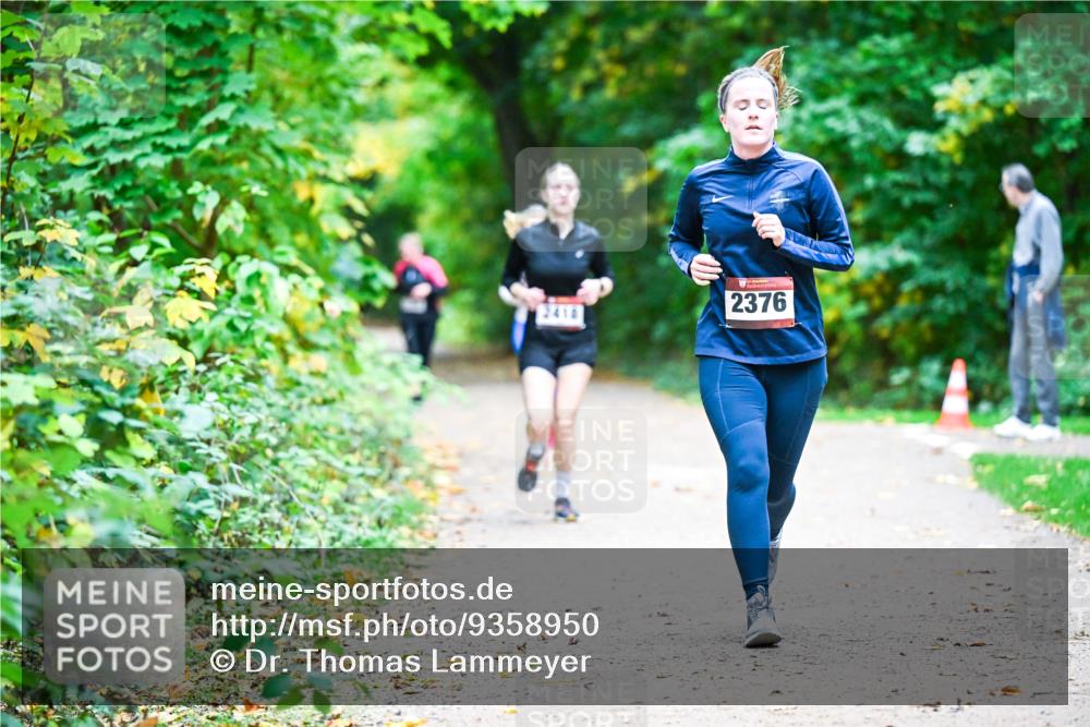 12.10.2025 - Bramfelder Halbmarathon 2025 Dr. Thomas Lammeyer http://msf.ph/oto/9358950 12.10.2025 11:06:09 Laufen 2376 meine-sportfotos.de
