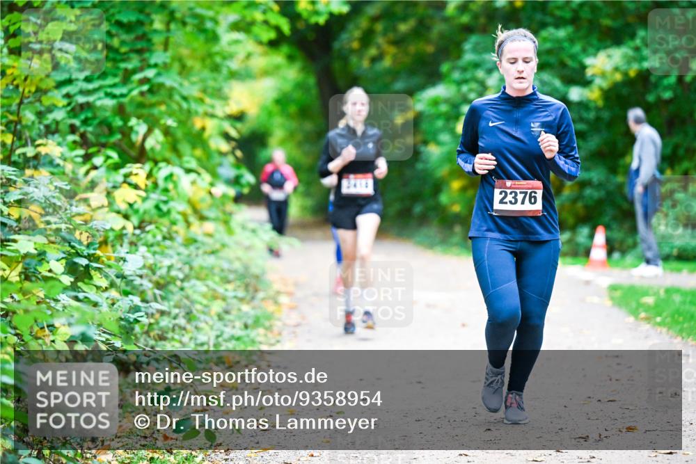 12.10.2025 - Bramfelder Halbmarathon 2025 Dr. Thomas Lammeyer http://msf.ph/oto/9358954 12.10.2025 11:06:09 Laufen 2376 meine-sportfotos.de
