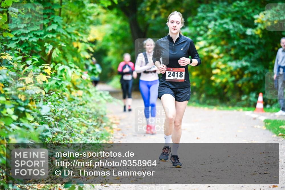 12.10.2025 - Bramfelder Halbmarathon 2025 Dr. Thomas Lammeyer http://msf.ph/oto/9358964 12.10.2025 11:06:11 Laufen 2418 meine-sportfotos.de