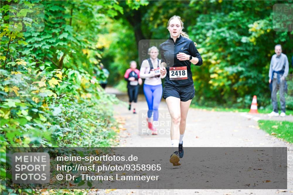 12.10.2025 - Bramfelder Halbmarathon 2025 Dr. Thomas Lammeyer http://msf.ph/oto/9358965 12.10.2025 11:06:11 Laufen 2418 meine-sportfotos.de