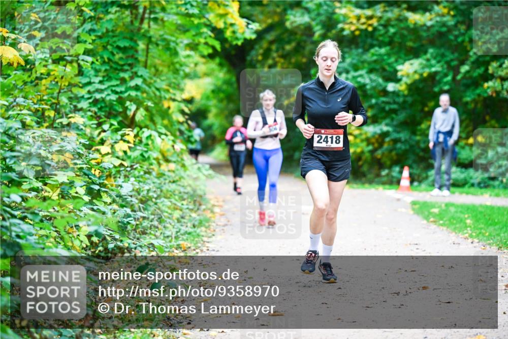 12.10.2025 - Bramfelder Halbmarathon 2025 Dr. Thomas Lammeyer http://msf.ph/oto/9358970 12.10.2025 11:06:12 Laufen 2418 meine-sportfotos.de