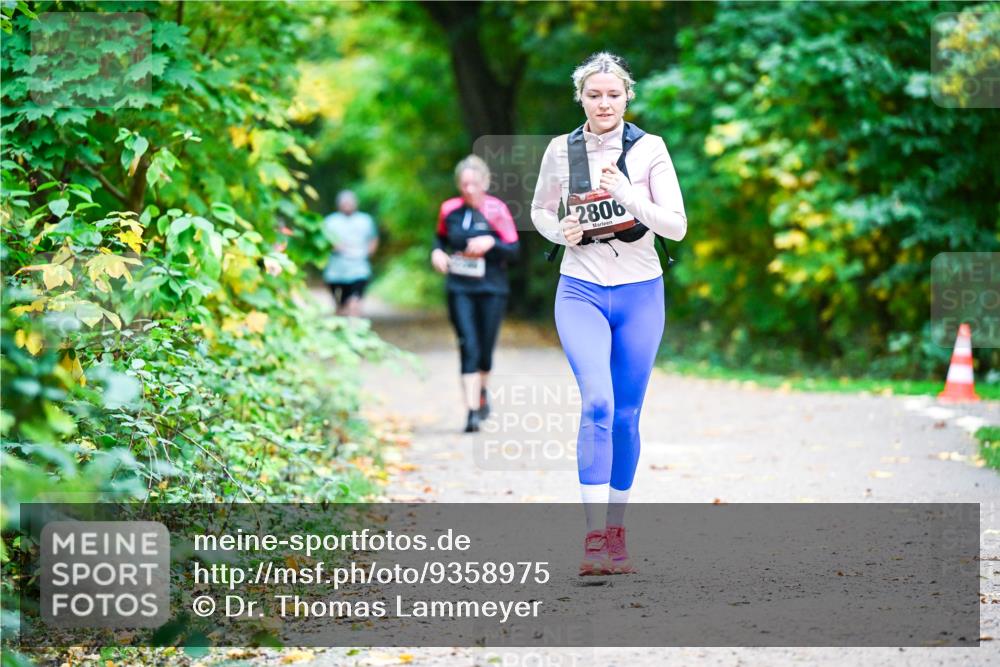 12.10.2025 - Bramfelder Halbmarathon 2025 Dr. Thomas Lammeyer http://msf.ph/oto/9358975 12.10.2025 11:06:14 Laufen 2806 meine-sportfotos.de
