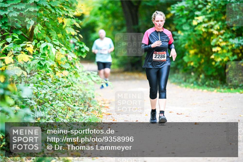 12.10.2025 - Bramfelder Halbmarathon 2025 Dr. Thomas Lammeyer http://msf.ph/oto/9358996 12.10.2025 11:06:18 Laufen 2286 meine-sportfotos.de