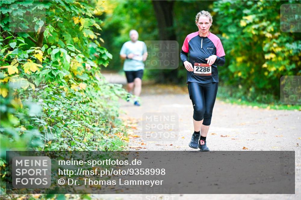 12.10.2025 - Bramfelder Halbmarathon 2025 Dr. Thomas Lammeyer http://msf.ph/oto/9358998 12.10.2025 11:06:18 Laufen 2286 meine-sportfotos.de