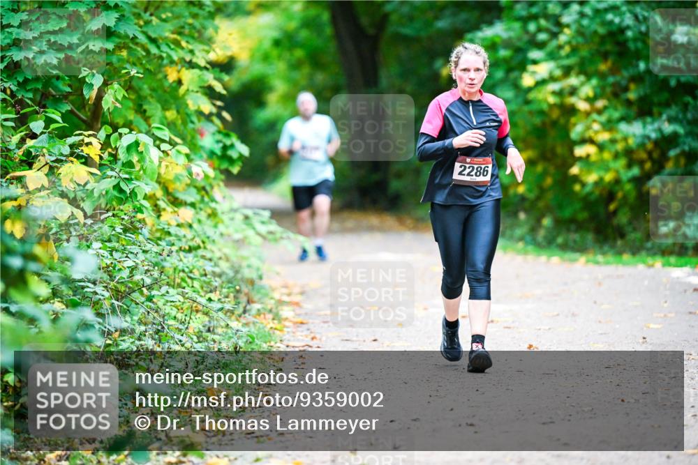 12.10.2025 - Bramfelder Halbmarathon 2025 Dr. Thomas Lammeyer http://msf.ph/oto/9359002 12.10.2025 11:06:19 Laufen 2286 meine-sportfotos.de