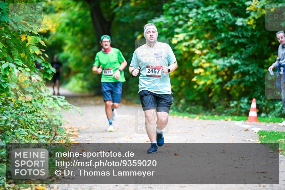 12.10.2025 - Bramfelder Halbmarathon 2025 Dr. Thomas Lammeyer http://msf.ph/oto/9359020 12.10.2025 11:06:25 Laufen 7579, 2467 meine-sportfotos.de
