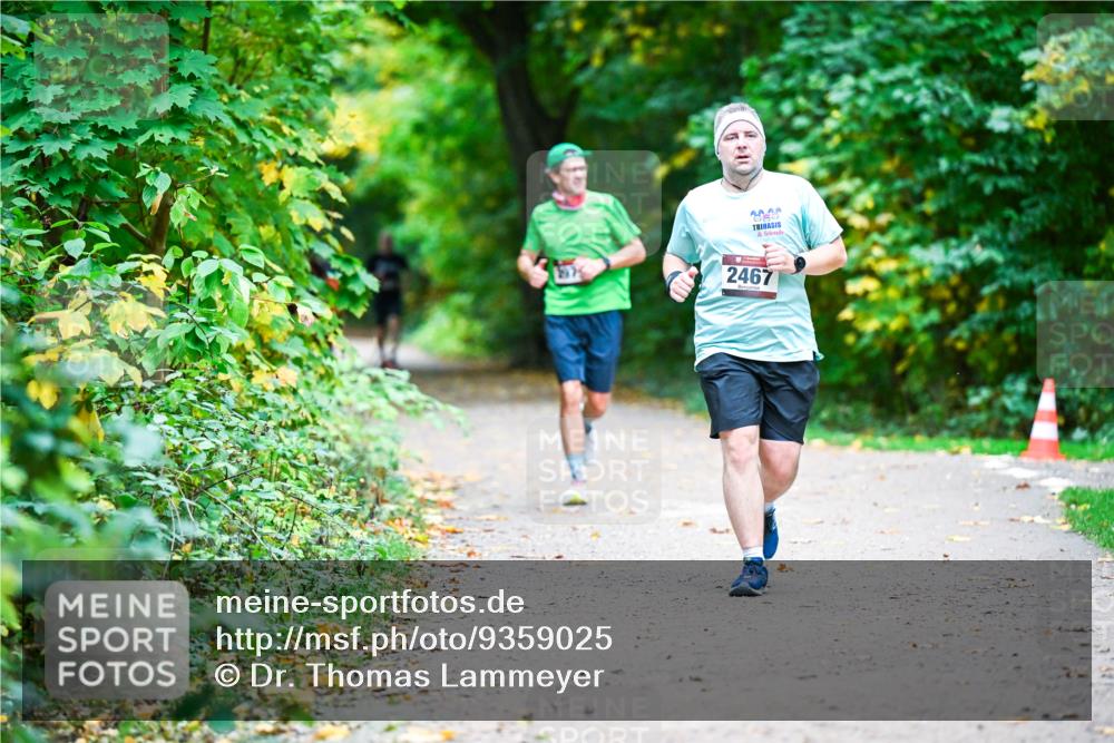 12.10.2025 - Bramfelder Halbmarathon 2025 Dr. Thomas Lammeyer http://msf.ph/oto/9359025 12.10.2025 11:06:26 Laufen 1976, 2467 meine-sportfotos.de