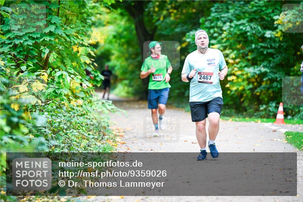 12.10.2025 - Bramfelder Halbmarathon 2025 Dr. Thomas Lammeyer http://msf.ph/oto/9359026 12.10.2025 11:06:26 Laufen 1979, 20, 20, 2467 meine-sportfotos.de
