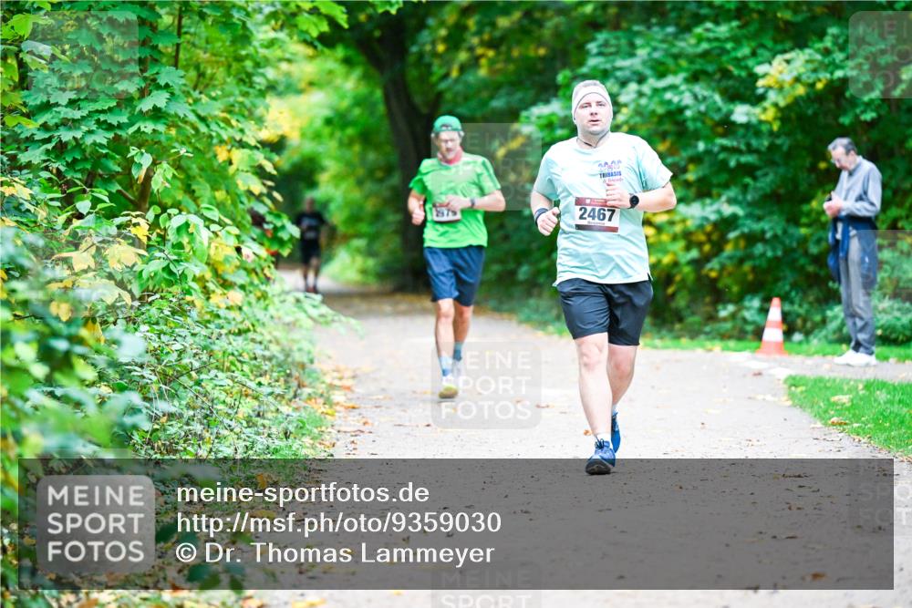 12.10.2025 - Bramfelder Halbmarathon 2025 Dr. Thomas Lammeyer http://msf.ph/oto/9359030 12.10.2025 11:06:26 Laufen 1879, 2467 meine-sportfotos.de