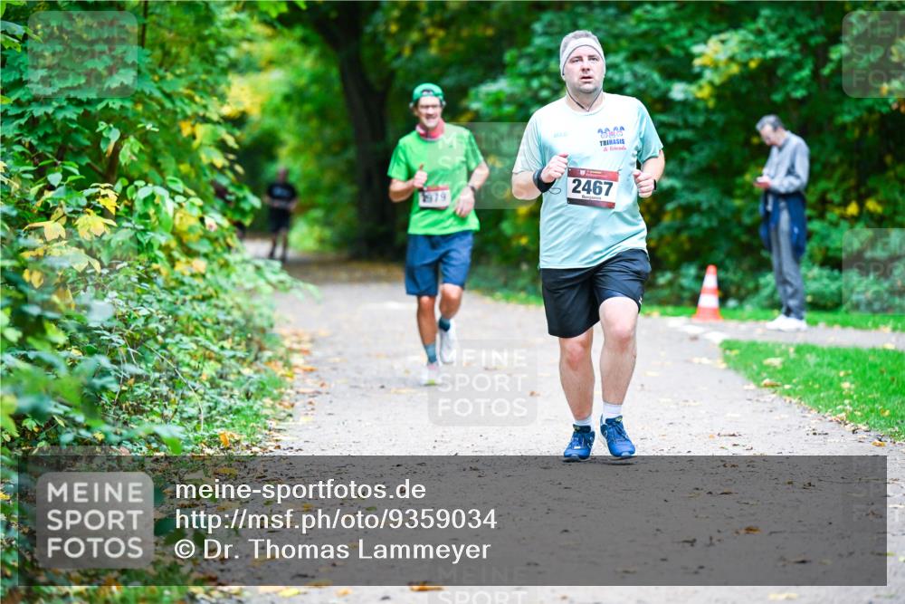 12.10.2025 - Bramfelder Halbmarathon 2025 Dr. Thomas Lammeyer http://msf.ph/oto/9359034 12.10.2025 11:06:27 Laufen 1979, 2020, 2467 meine-sportfotos.de