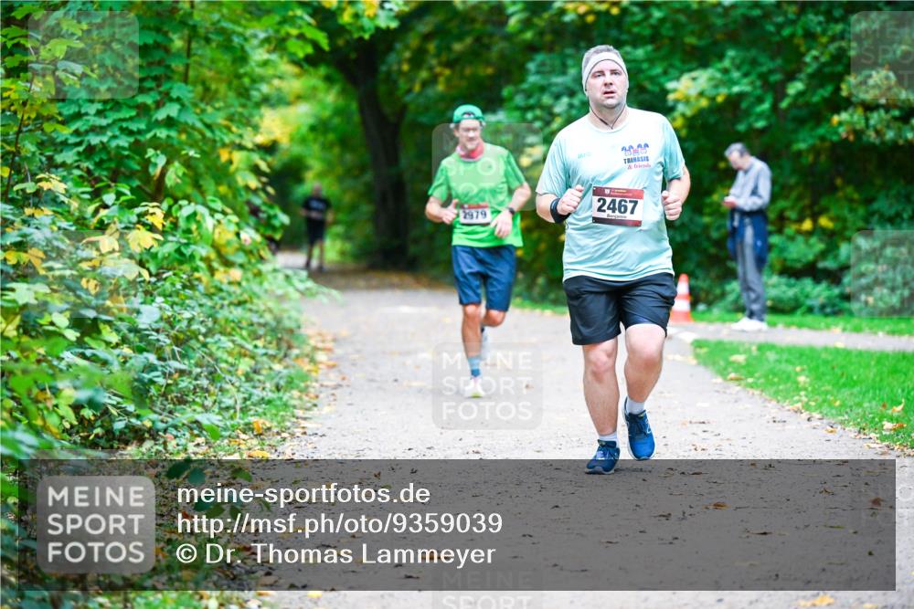 12.10.2025 - Bramfelder Halbmarathon 2025 Dr. Thomas Lammeyer http://msf.ph/oto/9359039 12.10.2025 11:06:28 Laufen 1, 20, 2979, 2467 meine-sportfotos.de