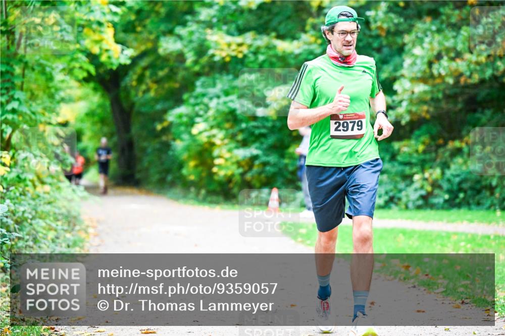 12.10.2025 - Bramfelder Halbmarathon 2025 Dr. Thomas Lammeyer http://msf.ph/oto/9359057 12.10.2025 11:06:31 Laufen 24, 2979 meine-sportfotos.de