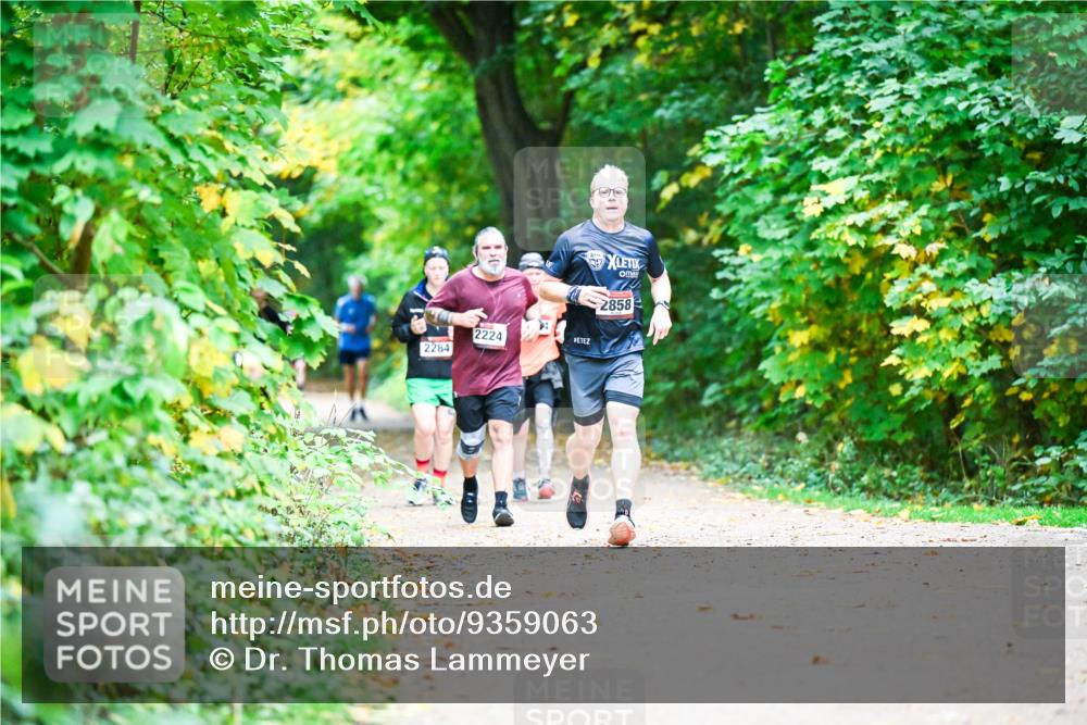 12.10.2025 - Bramfelder Halbmarathon 2025 Dr. Thomas Lammeyer http://msf.ph/oto/9359063 12.10.2025 11:06:38 Laufen 2284, 2224, 2858 meine-sportfotos.de