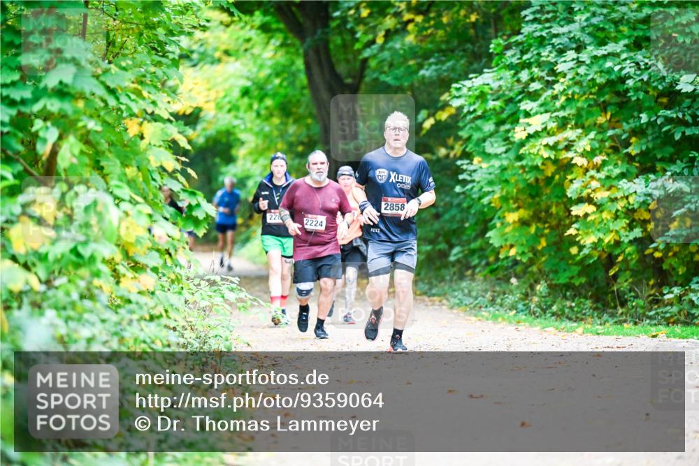 12.10.2025 - Bramfelder Halbmarathon 2025 Dr. Thomas Lammeyer http://msf.ph/oto/9359064 12.10.2025 11:06:38 Laufen 228, 2224, 057, 2858 meine-sportfotos.de