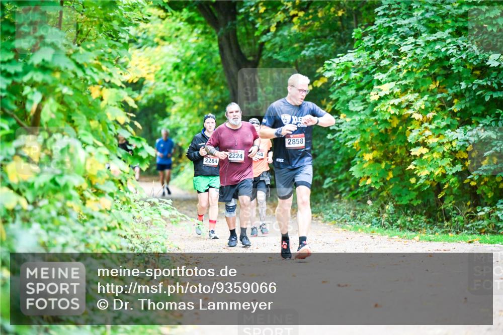 12.10.2025 - Bramfelder Halbmarathon 2025 Dr. Thomas Lammeyer http://msf.ph/oto/9359066 12.10.2025 11:06:38 Laufen 2224, 54, 2284, 2858 meine-sportfotos.de