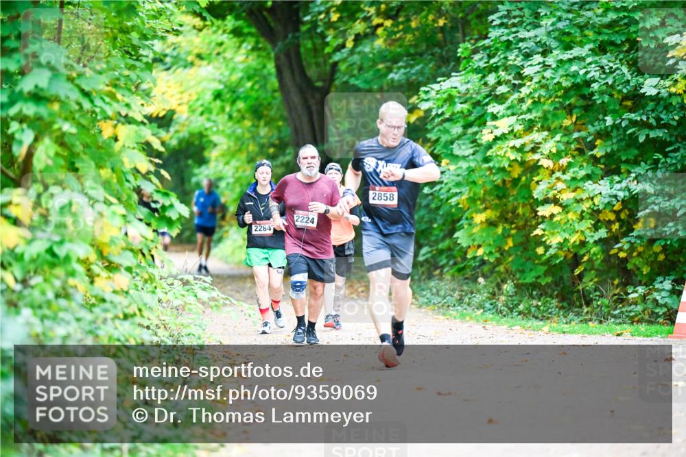 12.10.2025 - Bramfelder Halbmarathon 2025 Dr. Thomas Lammeyer http://msf.ph/oto/9359069 12.10.2025 11:06:39 Laufen 2284, 2224, 2858 meine-sportfotos.de