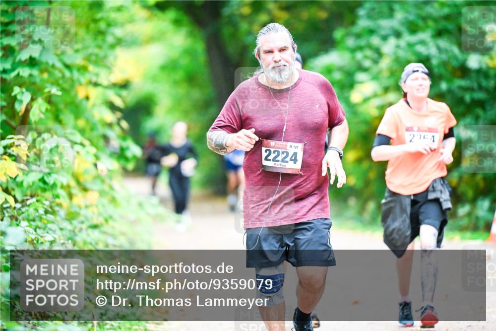 12.10.2025 - Bramfelder Halbmarathon 2025 Dr. Thomas Lammeyer http://msf.ph/oto/9359079 12.10.2025 11:06:47 Laufen 121, 2224, 2364 meine-sportfotos.de