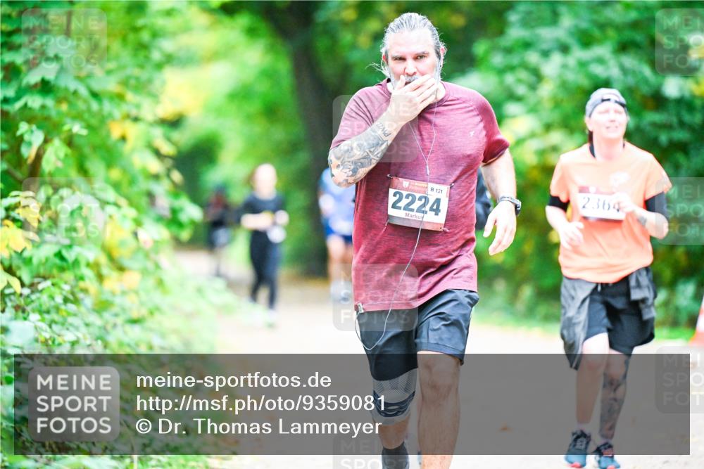 12.10.2025 - Bramfelder Halbmarathon 2025 Dr. Thomas Lammeyer http://msf.ph/oto/9359081 12.10.2025 11:06:47 Laufen 121, 2224, 2364 meine-sportfotos.de