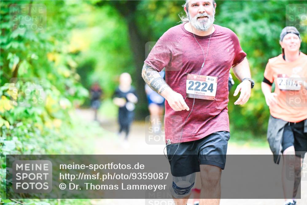 12.10.2025 - Bramfelder Halbmarathon 2025 Dr. Thomas Lammeyer http://msf.ph/oto/9359087 12.10.2025 11:06:48 Laufen 0, 121, 2224, 2364 meine-sportfotos.de