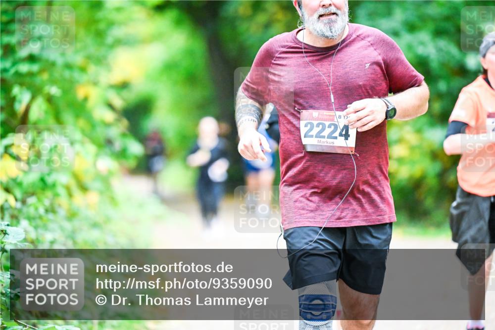12.10.2025 - Bramfelder Halbmarathon 2025 Dr. Thomas Lammeyer http://msf.ph/oto/9359090 12.10.2025 11:06:49 Laufen 12, 2224 meine-sportfotos.de