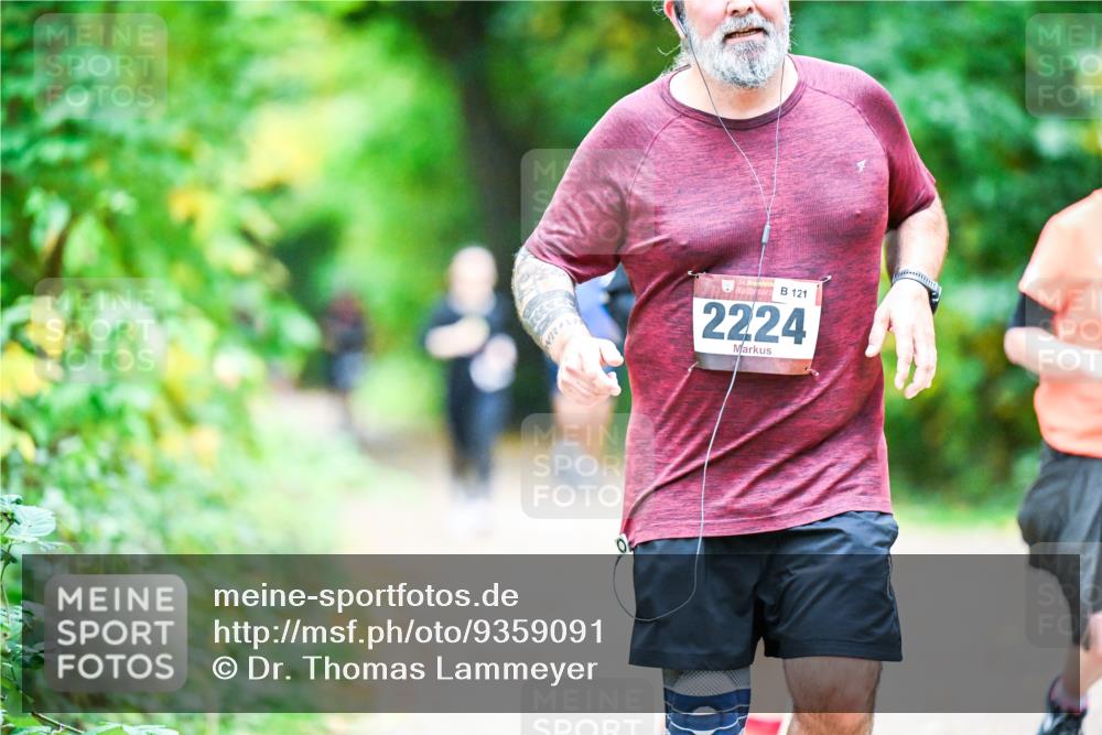 12.10.2025 - Bramfelder Halbmarathon 2025 Dr. Thomas Lammeyer http://msf.ph/oto/9359091 12.10.2025 11:06:49 Laufen 34, 121, 2224 meine-sportfotos.de