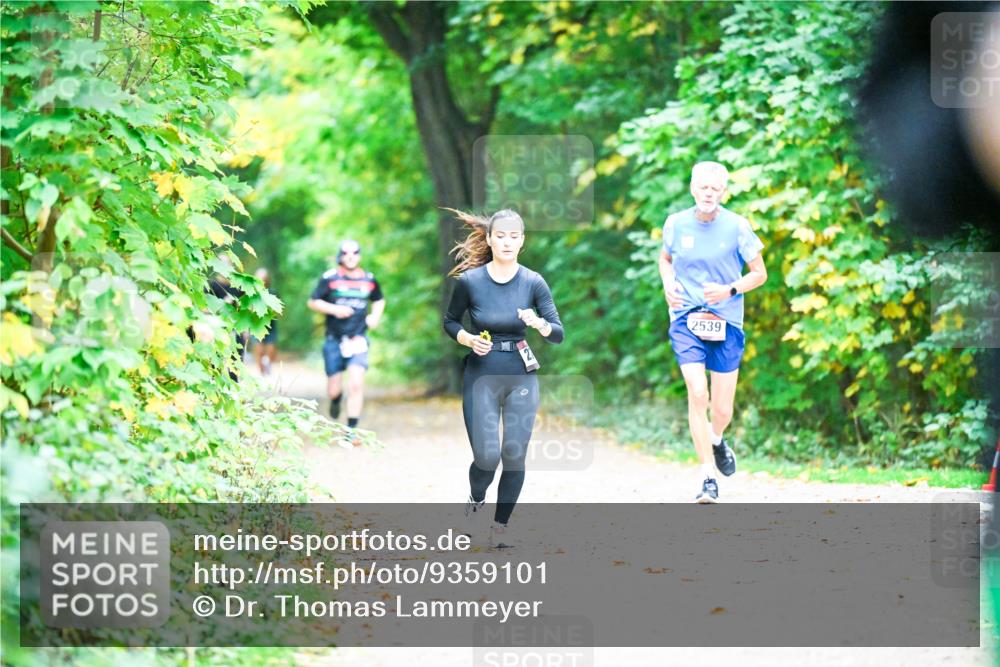 12.10.2025 - Bramfelder Halbmarathon 2025 Dr. Thomas Lammeyer http://msf.ph/oto/9359101 12.10.2025 11:06:53 Laufen 2539 meine-sportfotos.de
