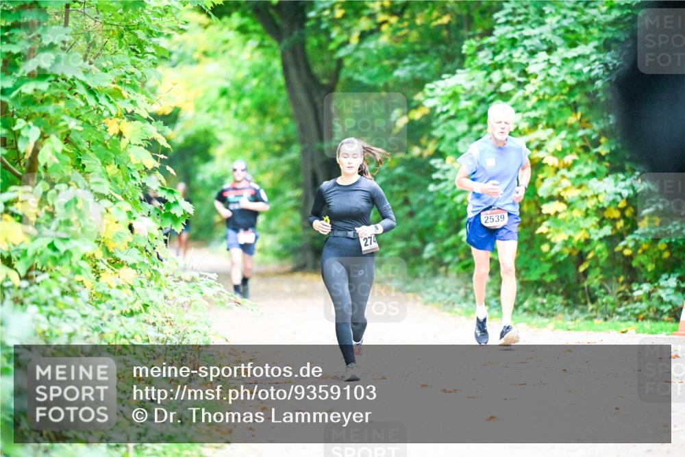 12.10.2025 - Bramfelder Halbmarathon 2025 Dr. Thomas Lammeyer http://msf.ph/oto/9359103 12.10.2025 11:06:53 Laufen 274, 2539 meine-sportfotos.de