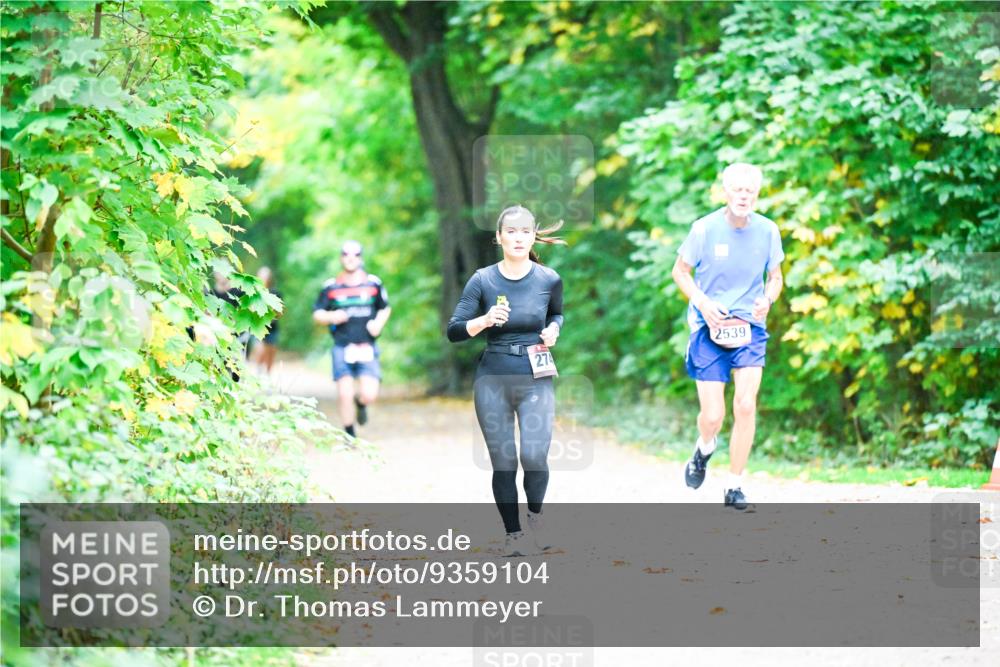 12.10.2025 - Bramfelder Halbmarathon 2025 Dr. Thomas Lammeyer http://msf.ph/oto/9359104 12.10.2025 11:06:53 Laufen 274, 2539 meine-sportfotos.de