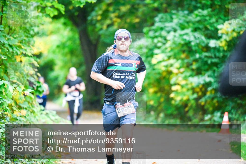 12.10.2025 - Bramfelder Halbmarathon 2025 Dr. Thomas Lammeyer http://msf.ph/oto/9359116 12.10.2025 11:07:01 Laufen 2559 meine-sportfotos.de