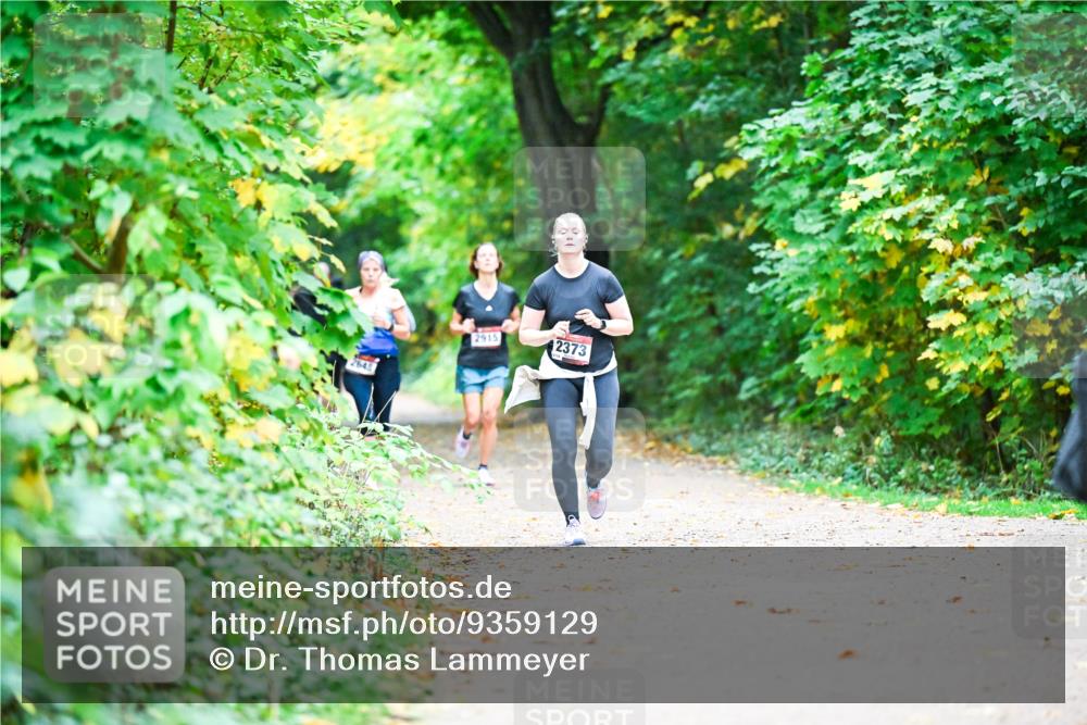 12.10.2025 - Bramfelder Halbmarathon 2025 Dr. Thomas Lammeyer http://msf.ph/oto/9359129 12.10.2025 11:07:04 Laufen 2645, 2915, 2373 meine-sportfotos.de