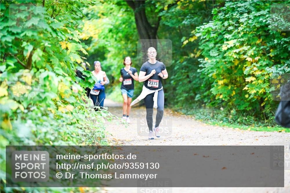 12.10.2025 - Bramfelder Halbmarathon 2025 Dr. Thomas Lammeyer http://msf.ph/oto/9359130 12.10.2025 11:07:04 Laufen 2648, 2915, 2373 meine-sportfotos.de