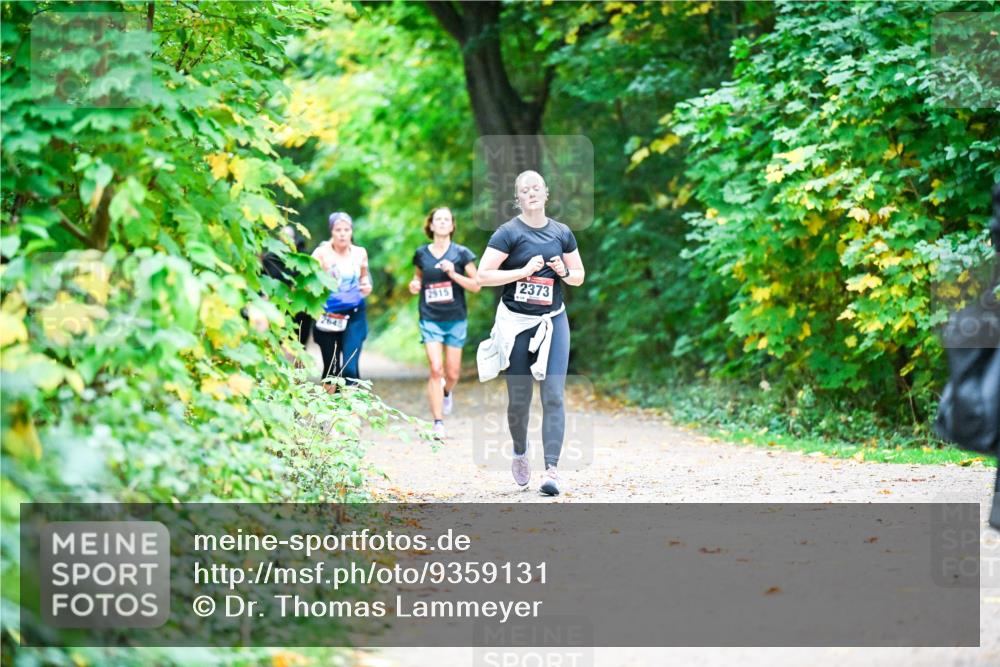 12.10.2025 - Bramfelder Halbmarathon 2025 Dr. Thomas Lammeyer http://msf.ph/oto/9359131 12.10.2025 11:07:04 Laufen 7648, 2915, 2373 meine-sportfotos.de