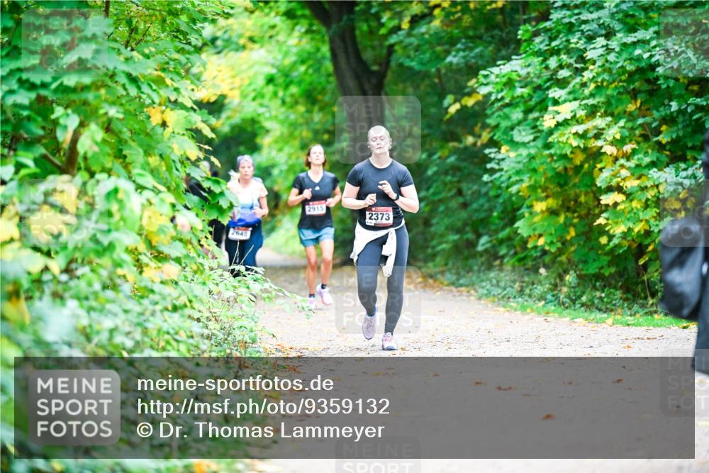 12.10.2025 - Bramfelder Halbmarathon 2025 Dr. Thomas Lammeyer http://msf.ph/oto/9359132 12.10.2025 11:07:04 Laufen 2648, 2915, 2373 meine-sportfotos.de